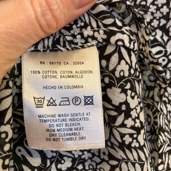 ANTHROPOLOGIE Holding Horses print cotton button down - Picture 6 of 10